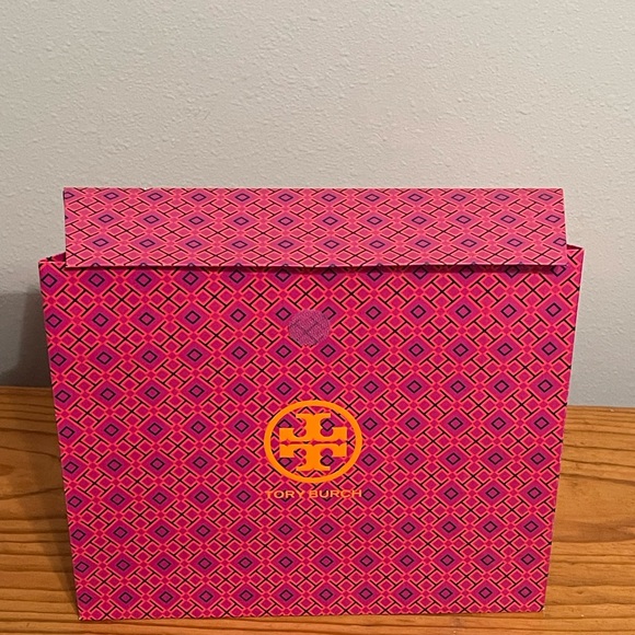 Tory Burch standing Velcro close gift bag - Picture 1 of 5